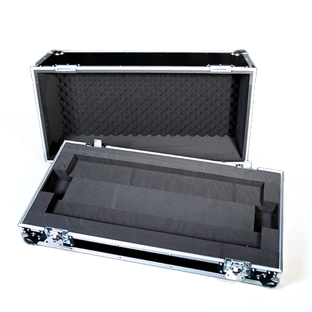 Complete protective flight case with wheels